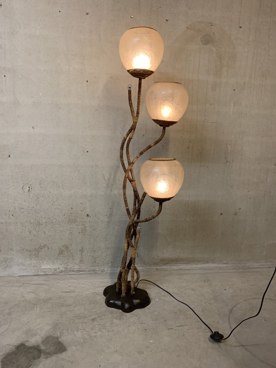 Image 1 of Lampada da terra organica con tre punti luce e sette bracci. (Spagna)