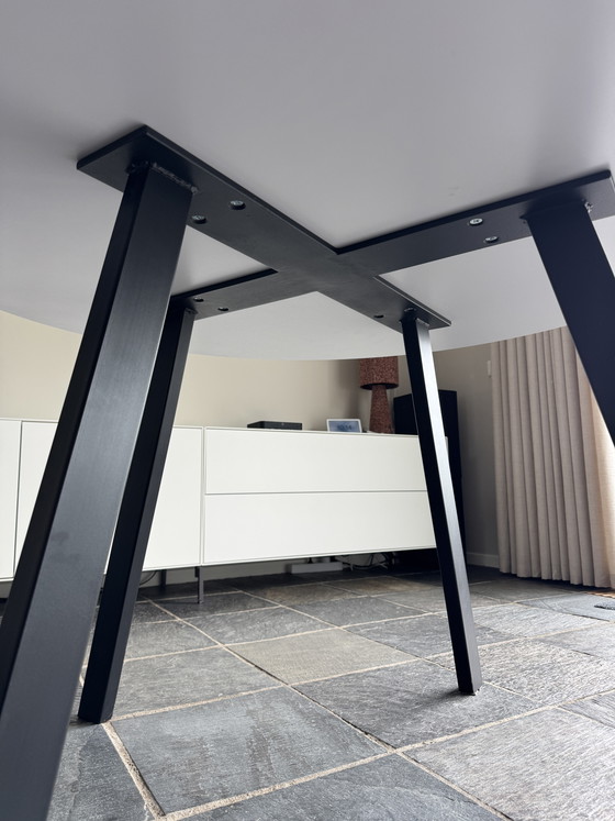 Image 1 of Mesa de comedor redonda Studio Henk, 130 cm