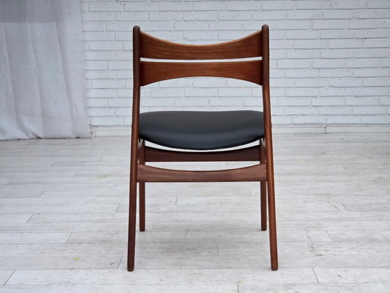 Image 1 of Anni '60, set di 4 sedie da pranzo danesi rivestite, design di Erik Buck, modello 310.