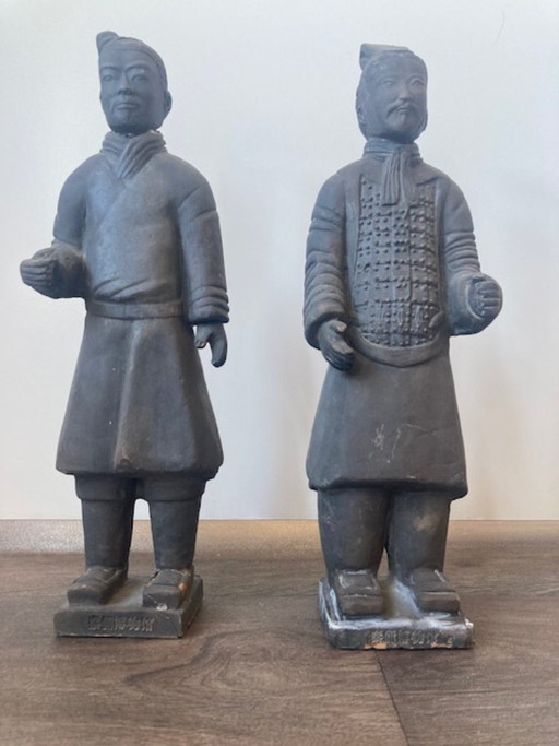 Vintage-Repliken chinesischer Terrakotta-Kriegersoldaten.