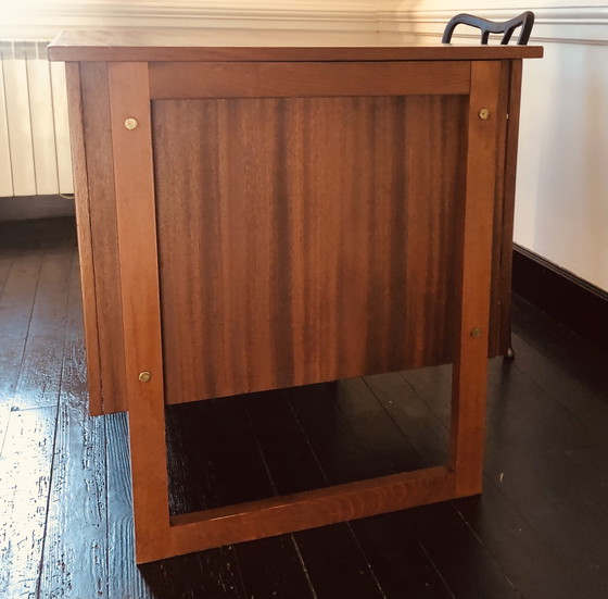 Image 1 of Skandinavischer Schreibtisch aus furniertem Holz mit Kufengestell