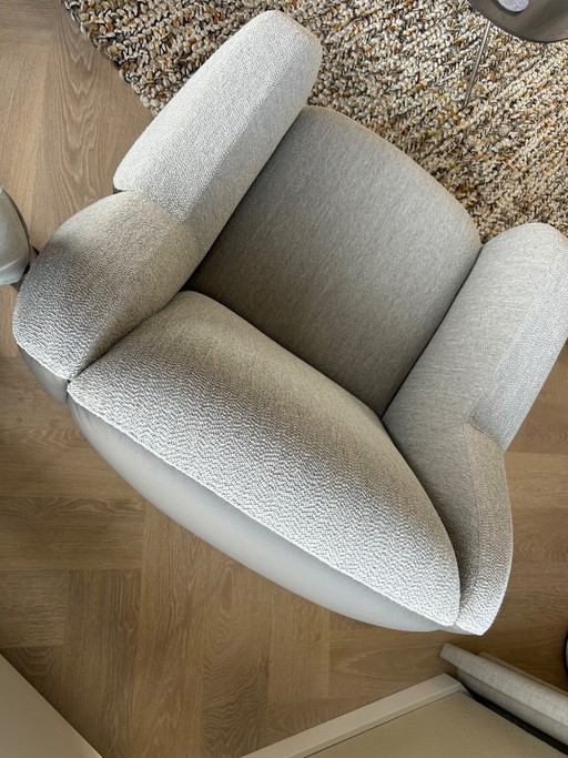 Leolux 2x sillón Anton más un puf Anton