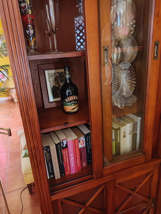 Image 1 of Mobile alto in legno massello di ciliegio con atmosfera