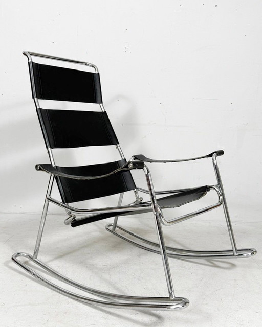 Mecedora de estilo Bauhaus, Francia, década de 1970.