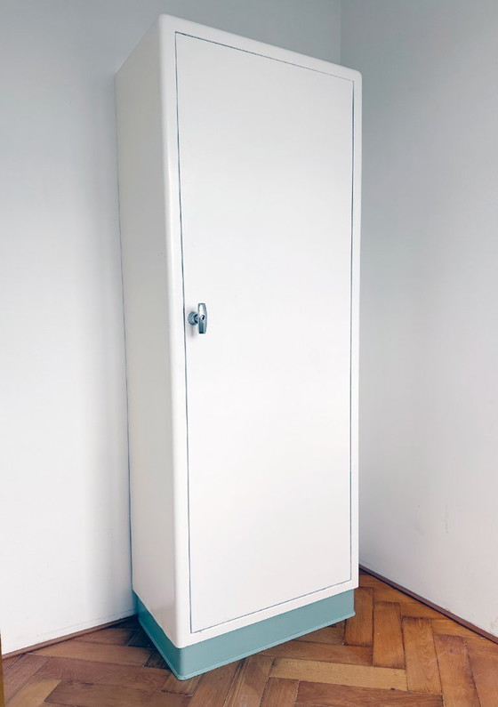 Image 1 of Armadio in acciaio 1950 di Maquet