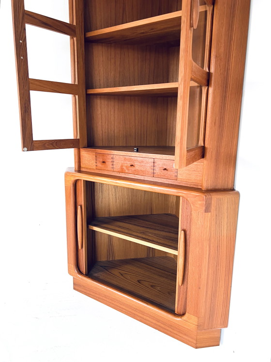 Image 1 of Vitrine d'angle vintage en teck, Dyrlund '70s