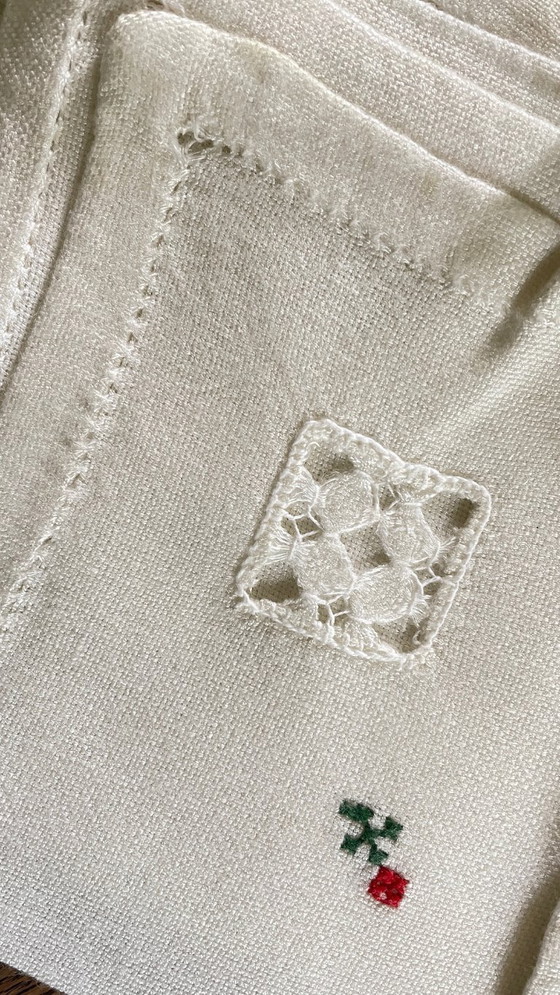 Image 1 of Rectangular embroidered tablecloth + 12 vintage napkins
