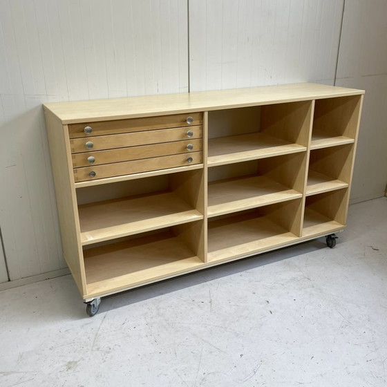 Image 1 of Mobiletto scolastico vintage con scomparti, divisorio per ambienti su ruote, libreria