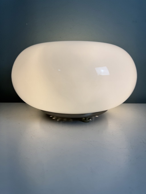 Retro UFO Donut Table Lamp: Atmospheric Lighting With a Spatial Twist