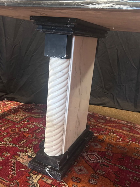 Image 1 of Black and white Hollywood marble table, Regency seventies