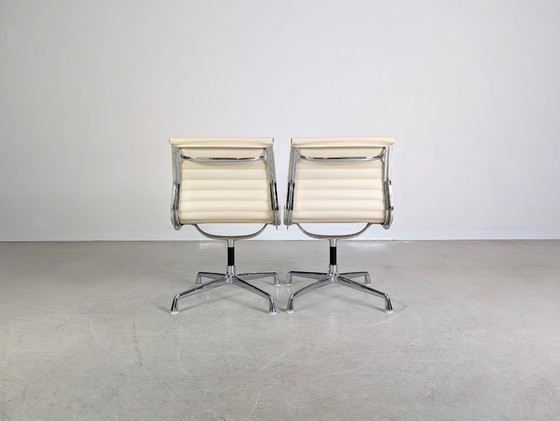Image 1 of Ensemble de 2 chaises Herman Miller EA 106 originales, chaise Charles Ray Eames