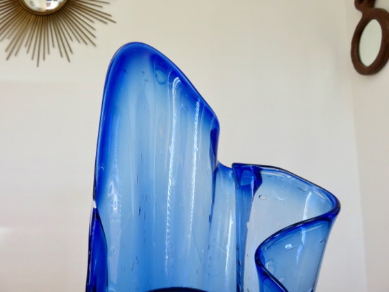Grand vase "Mouchoir" en verre soufflé bleu cobalt, années 60 – Glass (photo 5 of 14)