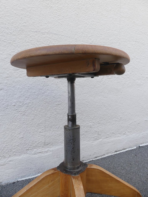Image 1 of Sgabello girevole, regolabile in altezza, Sedus anni '50, in legno, WsaEb