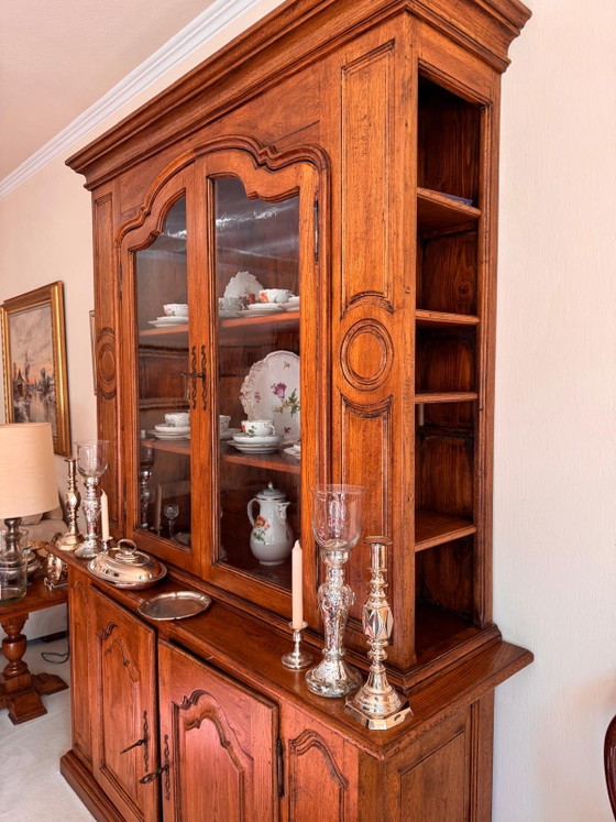 Image 1 of Vetrina/credenza classica in legno massello