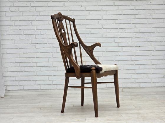 Image 1 of Deense fauteuil met hoge rugleuning, opnieuw bekleed, meubels koeienhuid, eiken.