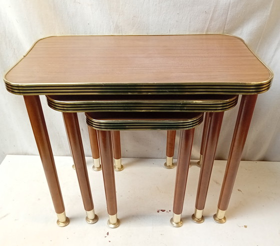 Image 1 of Retro-Tischnest