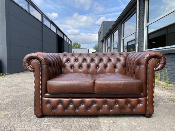 Sofá de 3+2 plazas color marrón flameado en perfecto estado. – Chesterfield, Leather (photo 3 of 6)