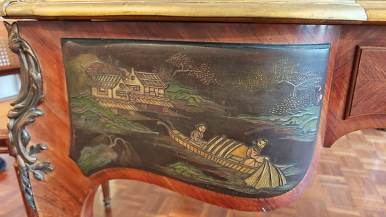 Image 1 of Groot Louis XV-bureau in chinoiserie en palissanderhout - zeldzaam stuk