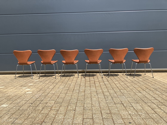 Image 1 of 6x Fritz Hansen series 7 Vlinderstoelen in Cognac leder NIEUW!!