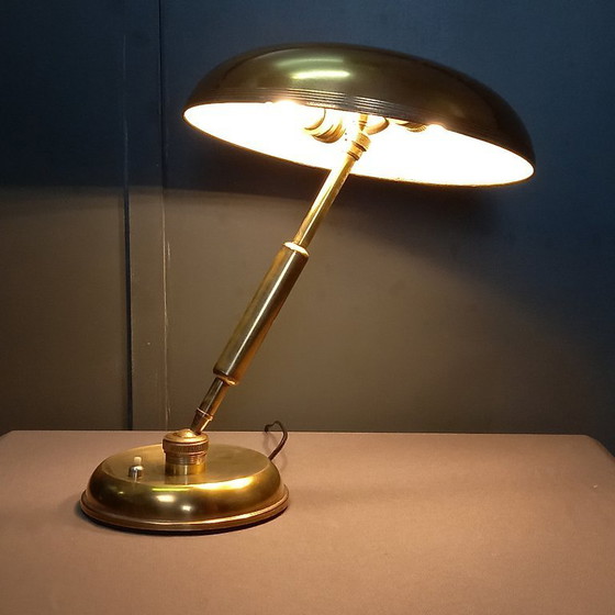 Image 1 of Lampe de table au design iconique signée Giovanni Michelucci