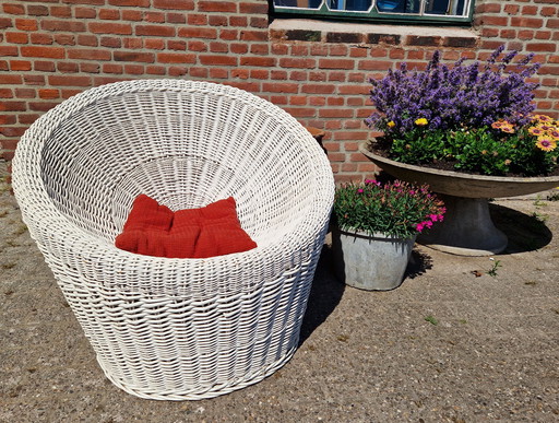 Chaise seau en rotin blanc vintage, 1970