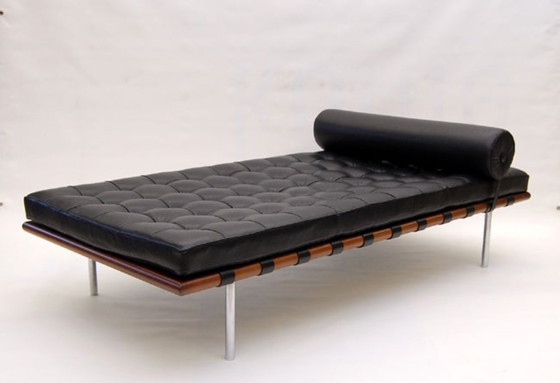 Image 1 of Barcelona Day-Bed ontworpen door Mies van der Rohe, 1930