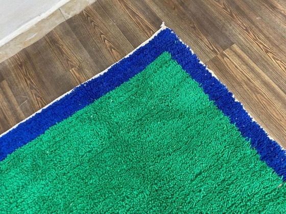 Image 1 of Grüner marokkanischer Teppich – Handgewebter Berberteppich aus Wolle, farbenfrohes abstraktes Design