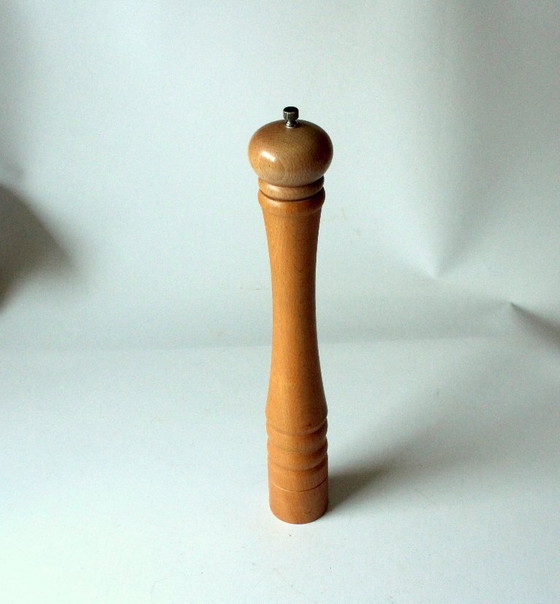 Image 1 of Moulin à poivre XL robuste en bois et métal - Hauteur : 41,5 cm