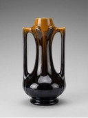 Vase Art Déco en grès émaillé brun noir flammé – anses ajourées – travail français – années 1930 – 28 cm