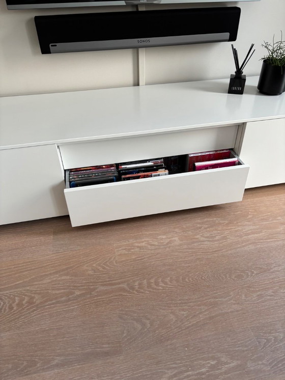 Image 1 of Moderner, eleganter KARAT-TV-Schrank