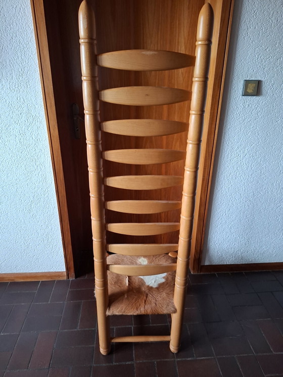 Jaren 70 Brutalistische Hoge Rug Stoel met Authentiek Koeienhuid / Statement Stuk – Kuipstoelen, Leather, Wood (photo 3 of 5)