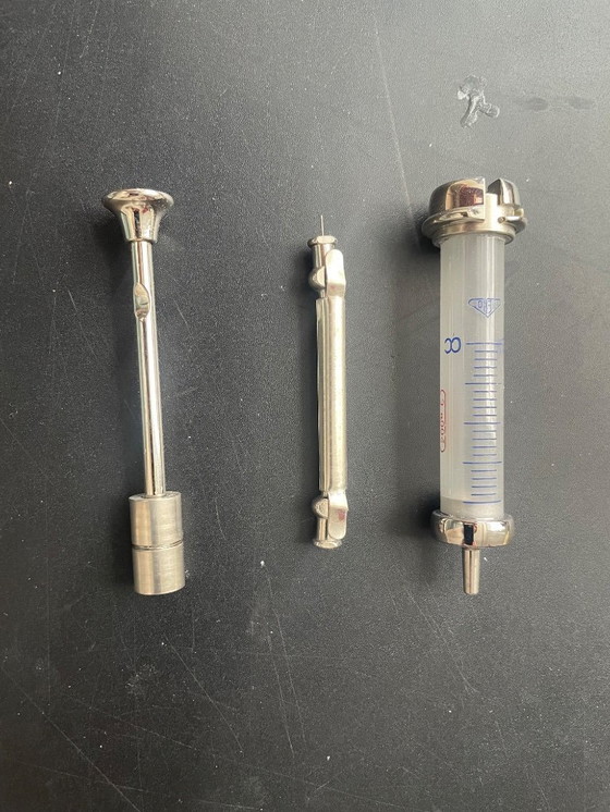 Image 1 of Jeringa reesterilizable de 2 ml con caja metálica