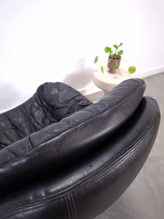 Image 1 of Sillón giratorio de piel negra H.W. Klein para Bramin de Dinamarca