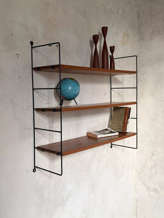 Vintage teakhouten draadwandplank in String-stijl. – Wandrek, Metal (photo 3 of 9)