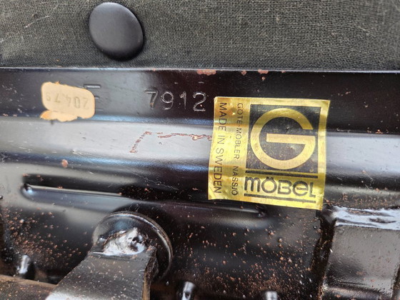 Image 1 of Años 70, diseño sueco de Gote Möbler, silla giratoria con reposapiés, cuero.