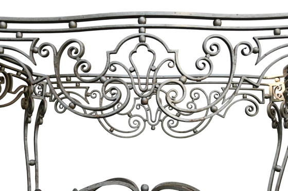 Image 1 of Mesa de centro de hierro forjado con tapa de mármol, circa 1940