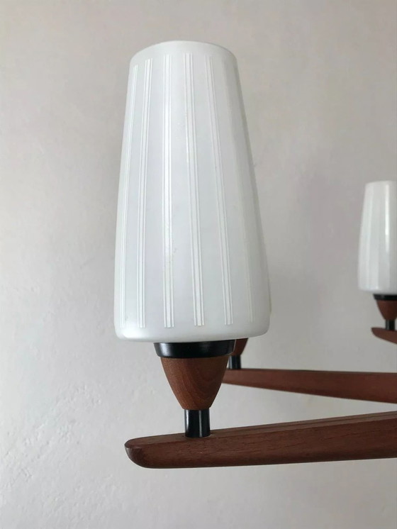 Image 1 of 60s 70s teak kroonluchter Kroonluchter Uno & Osten Kristiansson voor Luxus