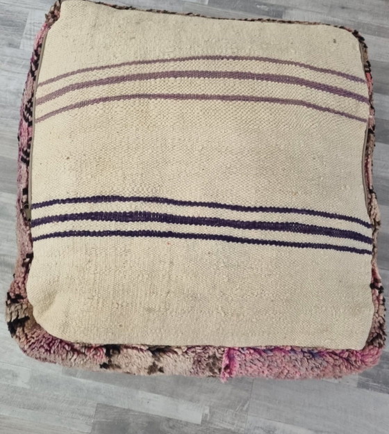 Vintage Berber Pouf – Footstools & poufs, Wool (photo 9 of 9)