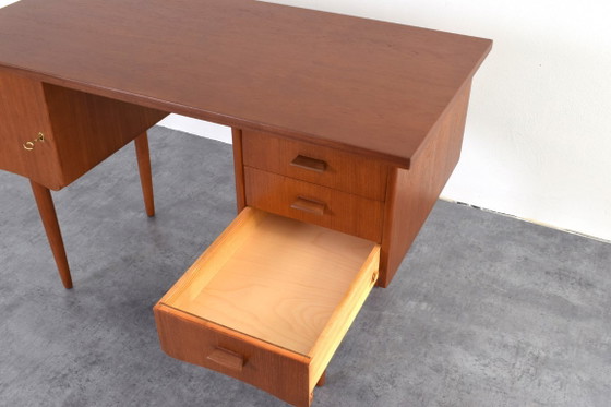 Escritorio danés de teca de mediados de siglo, década de 1960. – Wood (photo 20 of 20)