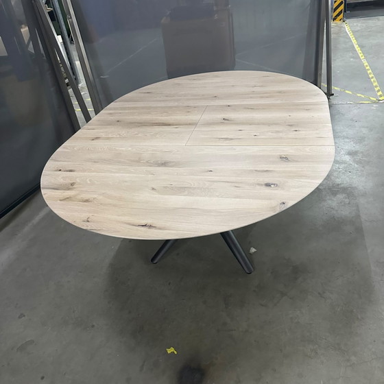 Image 1 of Vono round extendable