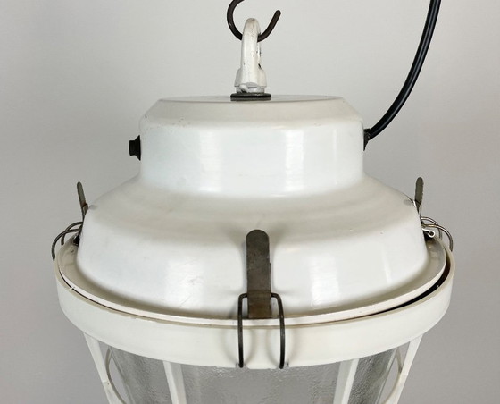 Image 1 of Weiße Industrie-Fabrikkäfigleuchte von Elektrosvit, 1980er Jahre