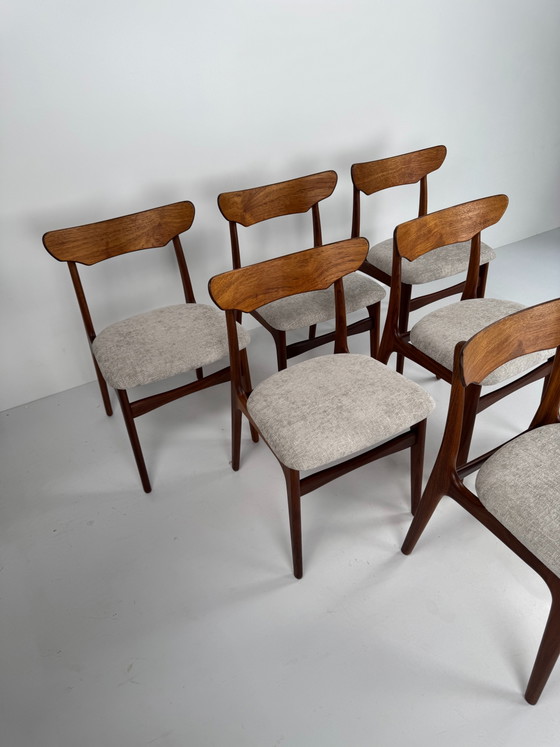 Juego de seis sillas de comedor, Schiønning & Elgaard, Dinamarca, años 60 – Wood (photo 9 of 14)