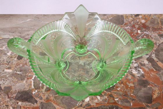 Image 1 of Plato Art Déco verde de Hortensja, número de catálogo 527.