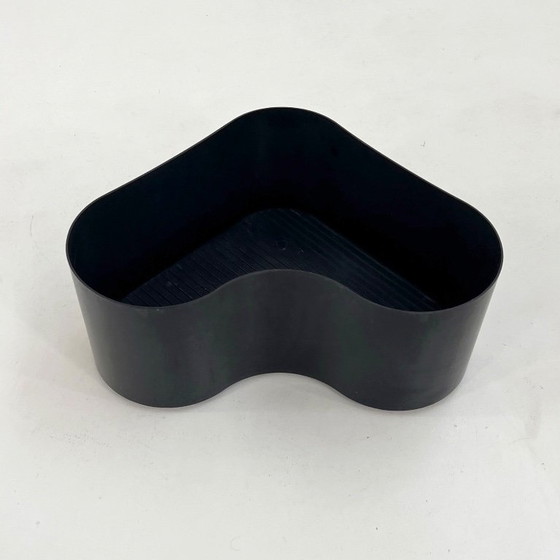 Cache-pot ondulé Crescendo sur roulettes par Isao Hosoe pour Bilumen, années 1970 – Cache pots, Plastic (photo 4 of 7)