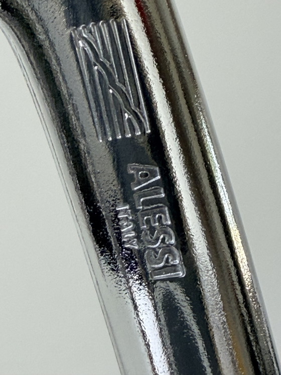 Alessi Zitruspresse „Juicy Salif“ von Philippe Starck. – Küchenzubehör, Metal (photo 5 of 8)