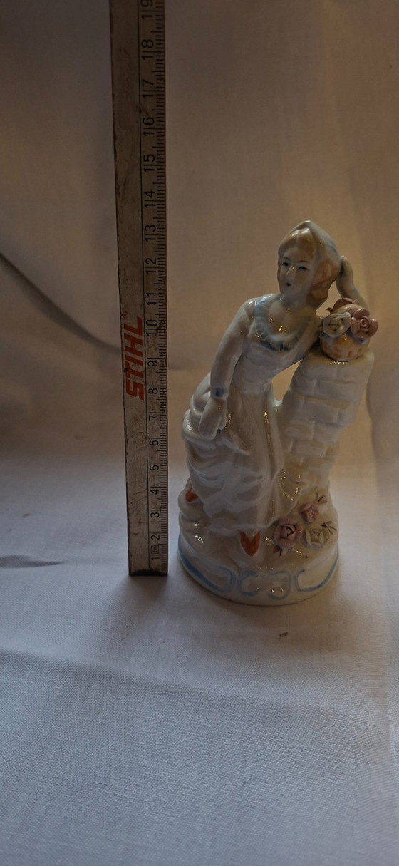Vintage porcelain girl – Decorative Objects, Ceramic (photo 4 of 5)