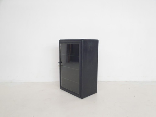 Armoire à pharmacie en métal noir, Pays-Bas, années 1940