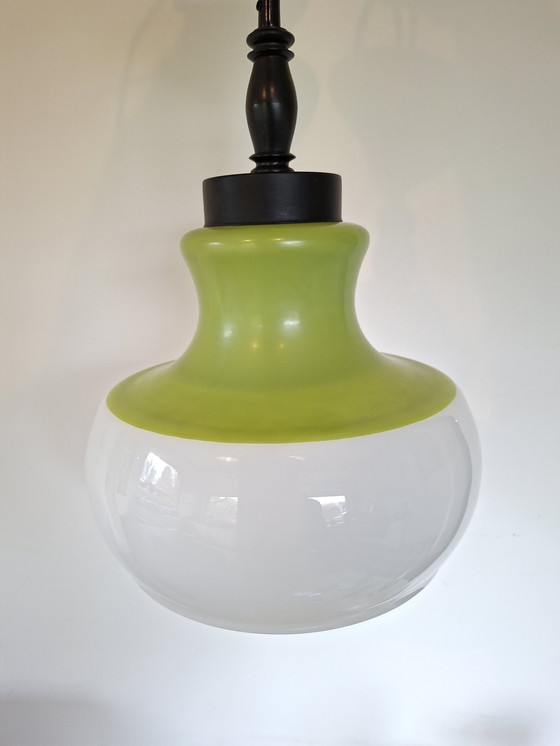 Image 1 of Belle lampe opaline vintage verte et blanche