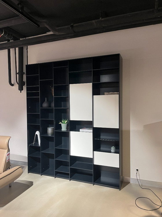 Image 1 of Armoire murale à grille Interlübke