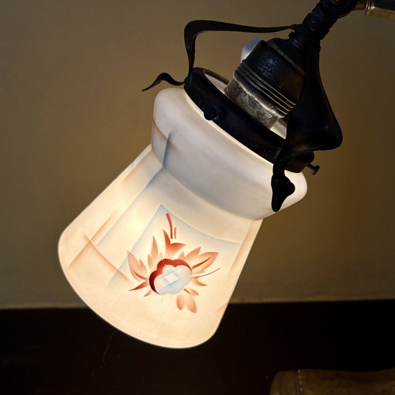 Image 1 of Art Deco Tischlampe bzw. Schreibtischlampe mit bemaltem Glas.